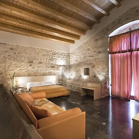 Casato Licitra Hotel 4*